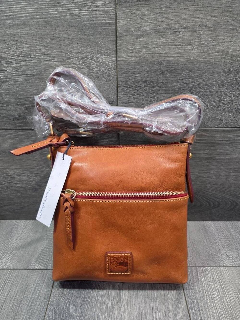 Dooney & Bourke Florentine Letter crossbody Carrier Bag A463685
